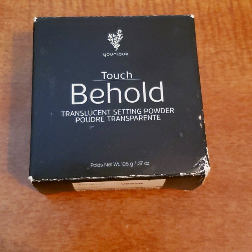 Younique setting powder